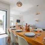 Casa Madeira - Spacious 4-bedroom With Private Pool
