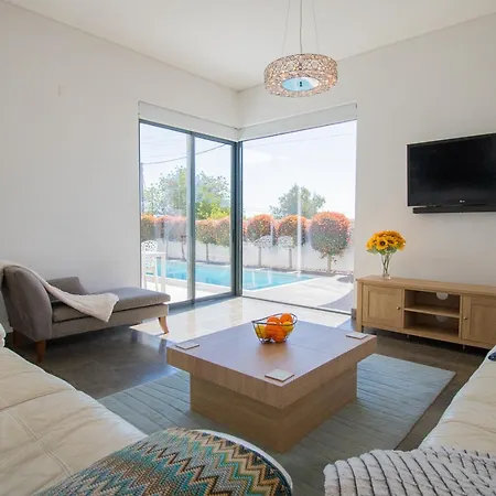 Casa Madeira - Spacious 4-bedroom With Private Pool Βίλα *