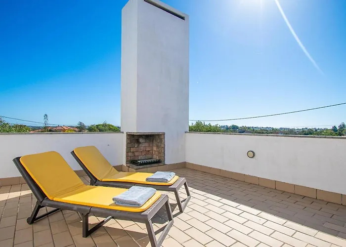 Casa Madeira - Spacious 4-bedroom With Private Pool Villa Carvoeiro (Lagoa)