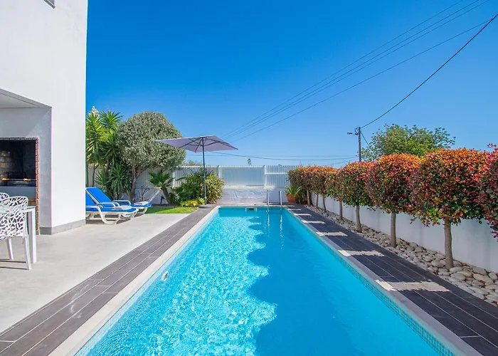 Villa Casa Madeira - Spacious 4-bedroom With Private Pool Carvoeiro (Lagoa)