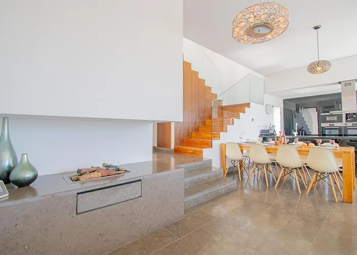 Casa Madeira - Spacious 4-bedroom With Private Pool Villa