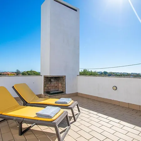 Casa Madeira - Spacious 4-bedroom With Private Pool Villa Carvoeiro (Lagoa)