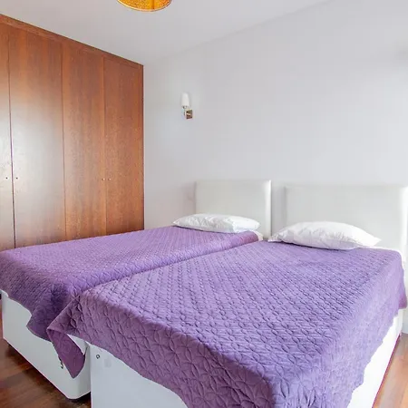 Casa Madeira - Spacious 4-bedroom With Private Pool Карвоейру