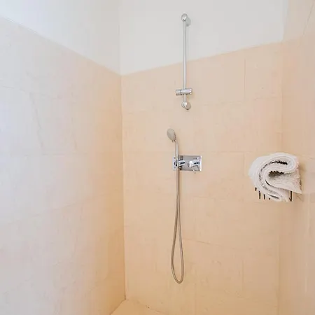 Casa Madeira - Spacious 4-bedroom With Private Pool Вилла