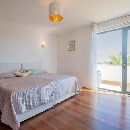 Casa Madeira - Spacious 4-bedroom With Private Pool *