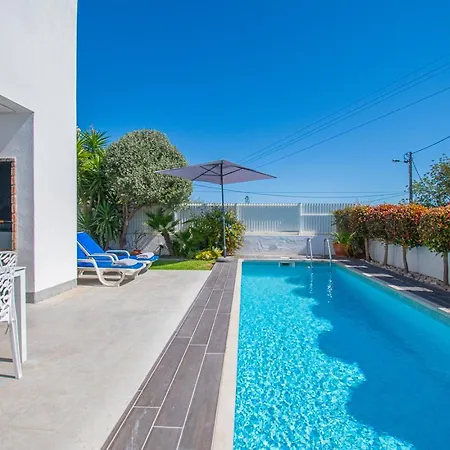 Casa Madeira - Spacious 4-bedroom With Private Pool Villa