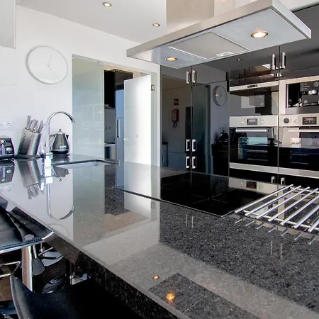 Casa Madeira - Spacious 4-bedroom With Private Pool Carvoeiro (Lagoa)