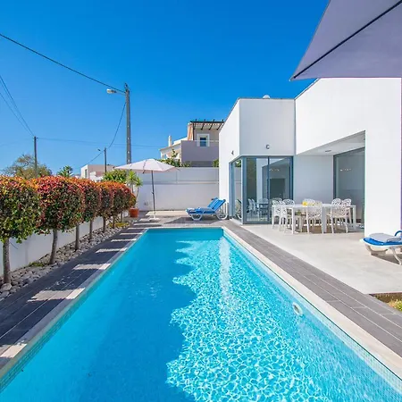 Casa Madeira - Spacious 4-bedroom With Private Pool * Карвоейру