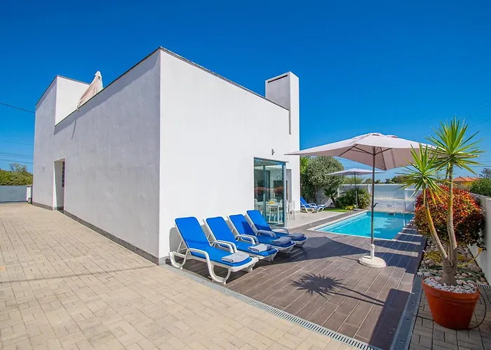Villa Casa Madeira - Spacious 4-bedroom With Private Pool