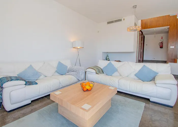 Casa Madeira - Spacious 4-bedroom With Private Pool Villa