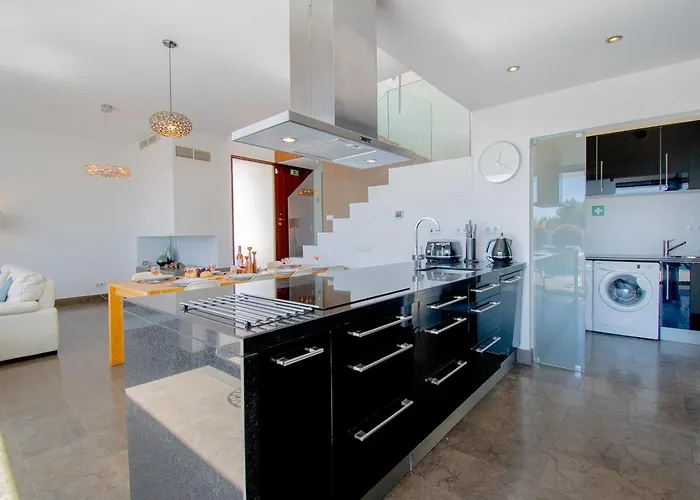 Casa Madeira - Spacious 4-bedroom With Private Pool * Carvoeiro