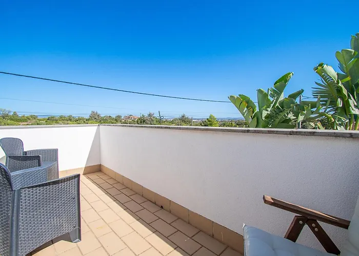 Villa Casa Madeira - Spacious 4-bedroom With Private Pool