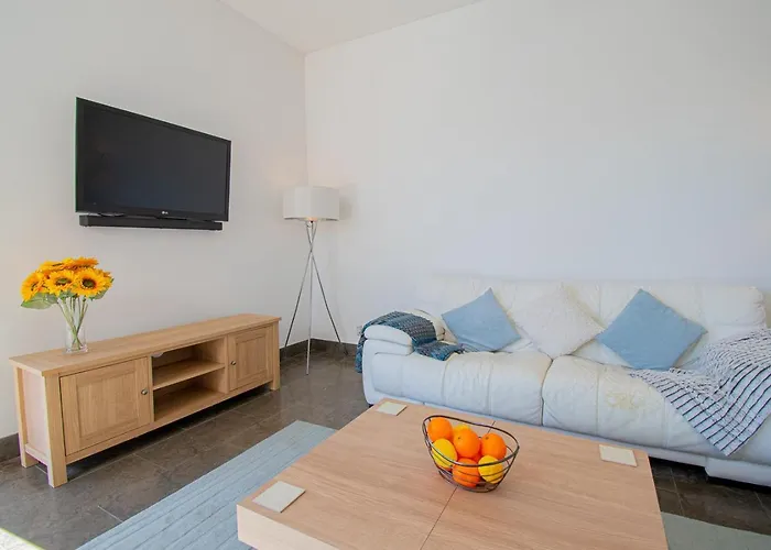 Villa Casa Madeira - Spacious 4-bedroom With Private Pool