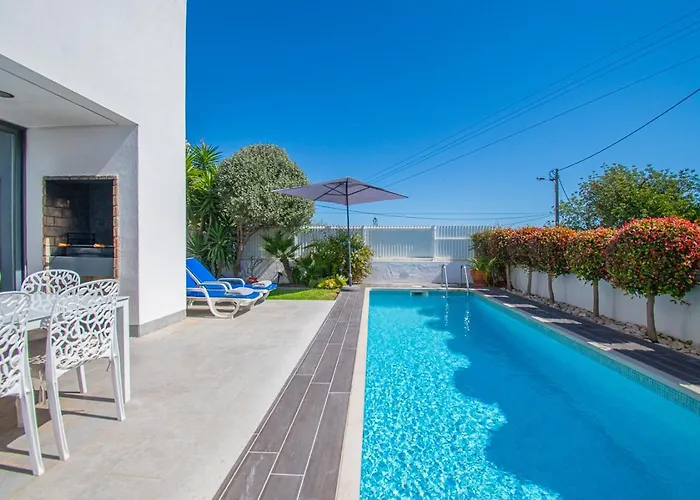 Casa Madeira - Spacious 4-bedroom With Private Pool Villa