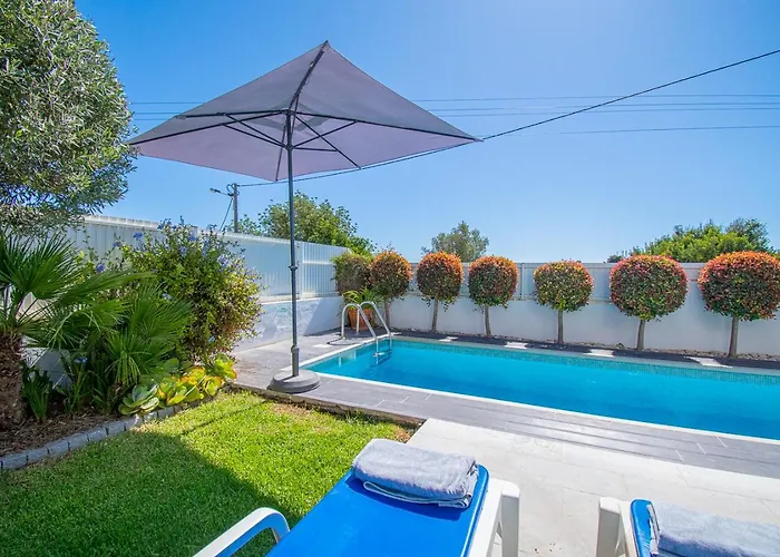 Villa Casa Madeira - Spacious 4-bedroom With Private Pool Carvoeiro (Lagoa)
