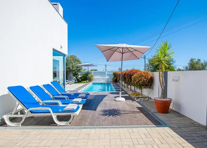 Casa Madeira - Spacious 4-bedroom With Private Pool Villa Carvoeiro (Lagoa)